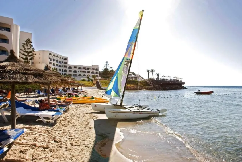 REGENCY HOTEL & SPA  4*-12