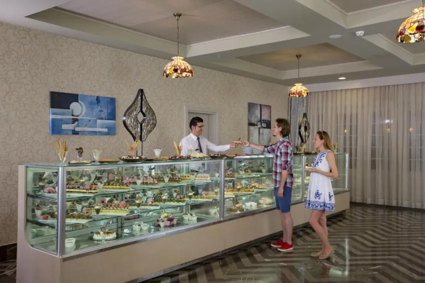 ROYAL ALHAMBRA PALACE  5*-22