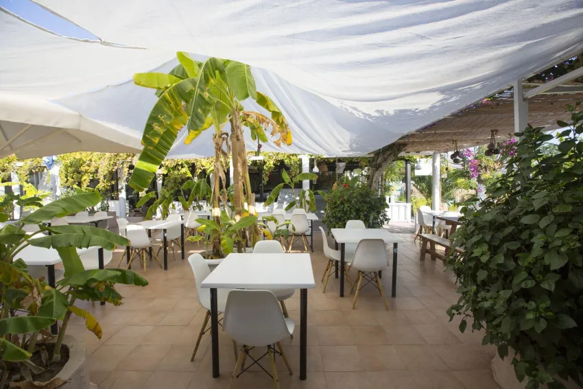 Tsambikos Apartments 3*-9