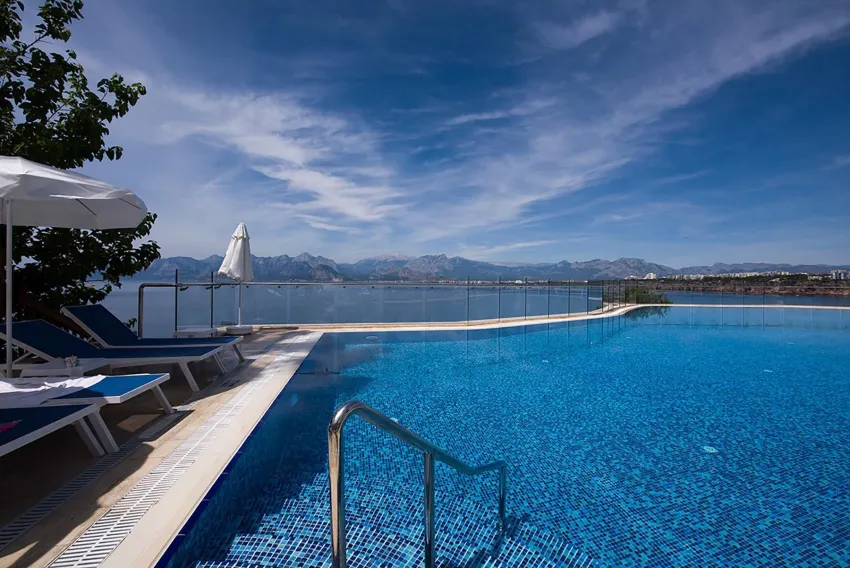 Ramada Plaza By Wyndham Antalya 5*-6