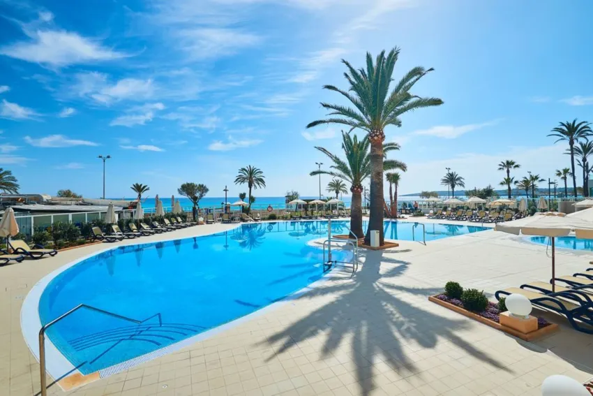 Mercedes Hipotels 4*-23