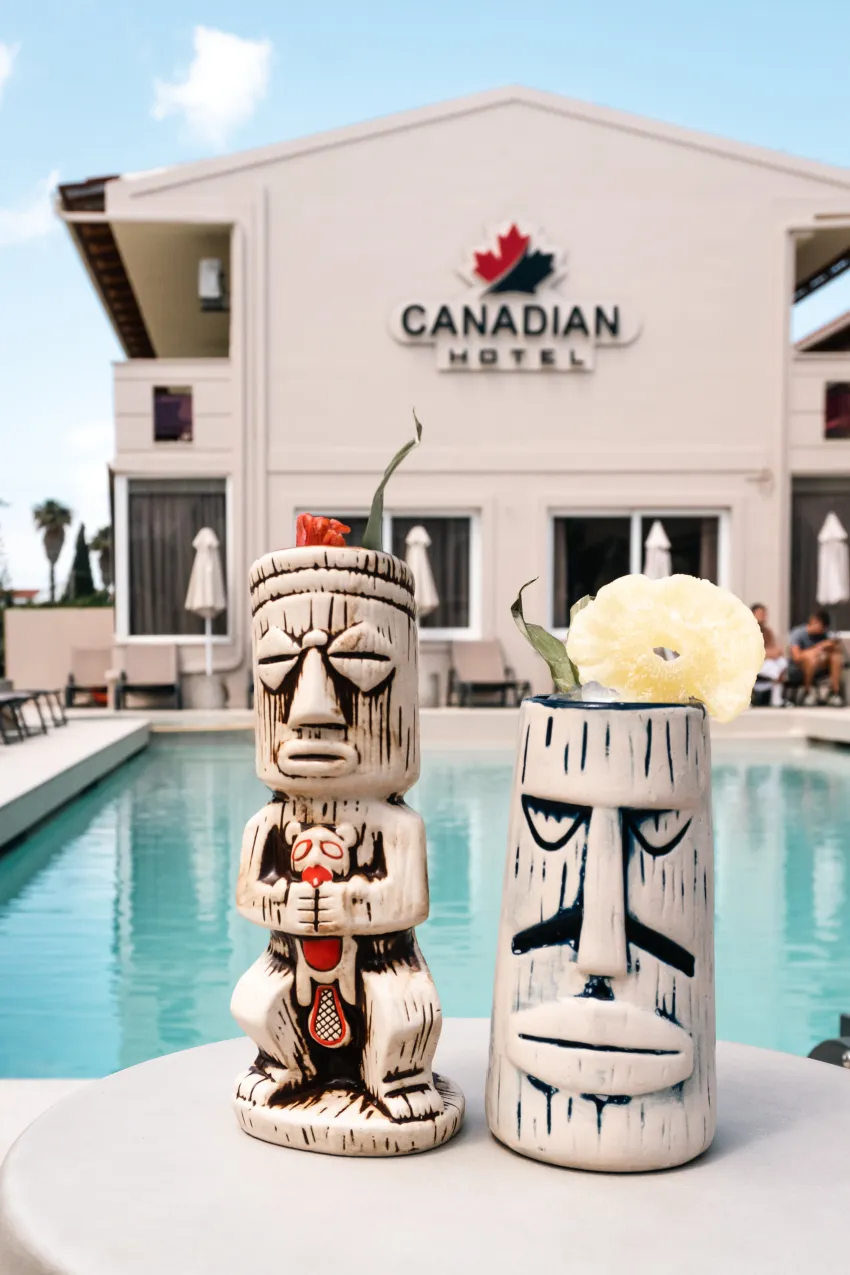 Canadian Hotel 3*-57