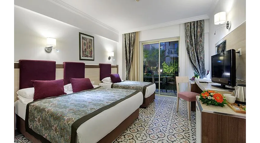 CRYSTAL AURA BEACH RESORT & SPA  5*-4