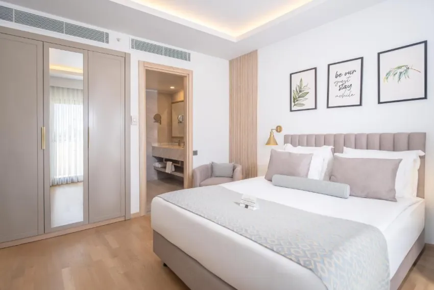 MIRAMARE QUEEN HOTEL  4*-23