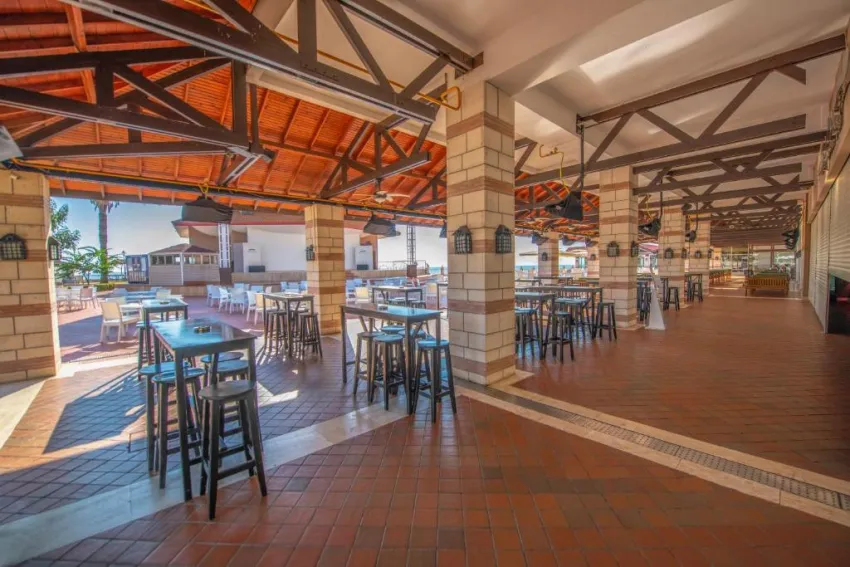 SALAMIS BAY CONTI HOTEL & CASINO  5*-30