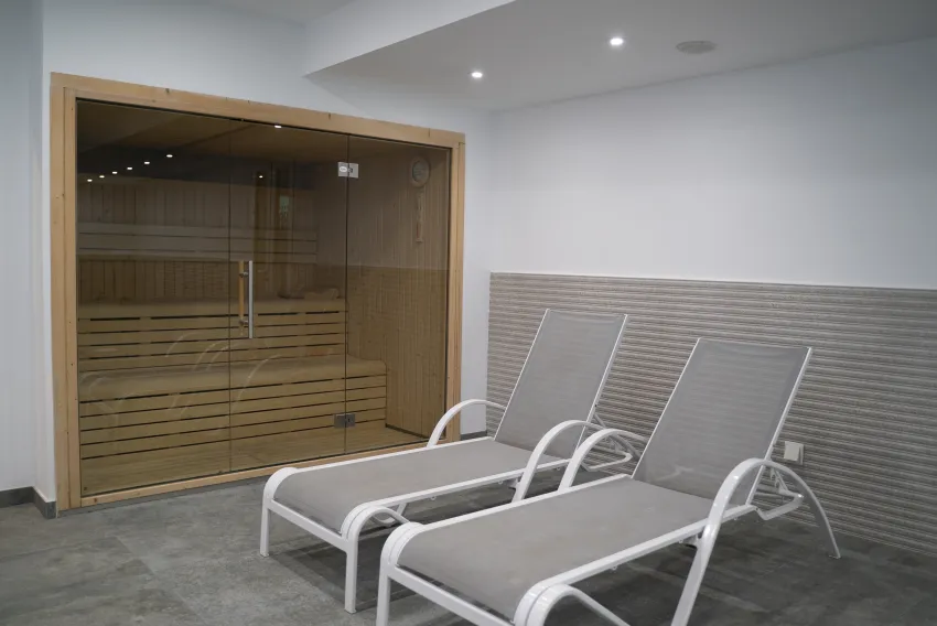 Artmadams Hotel 4*-132