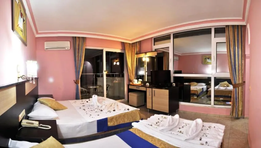 FIRST CLASS HOTEL  5*-28