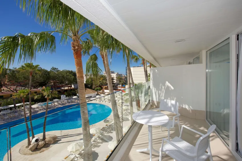 Iberostar Waves Cristina 4*-8