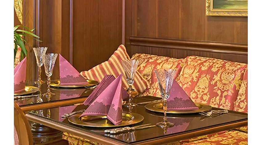 ANTIQUE ROMAN PALACE (ADULTS ONLY 16+)  5*-8