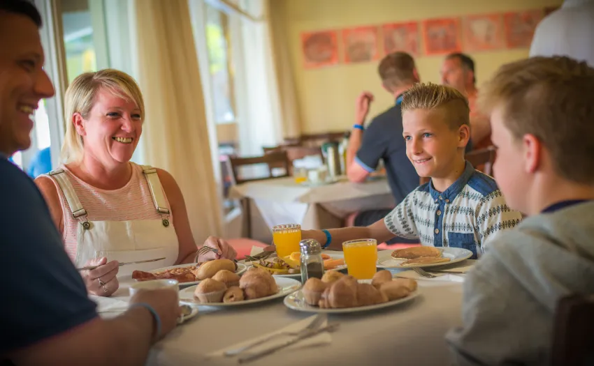 Holiday Center Apart 3*-12