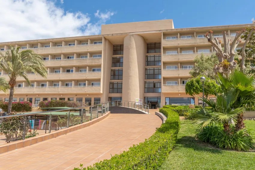 Club Cala Romani 3*-8