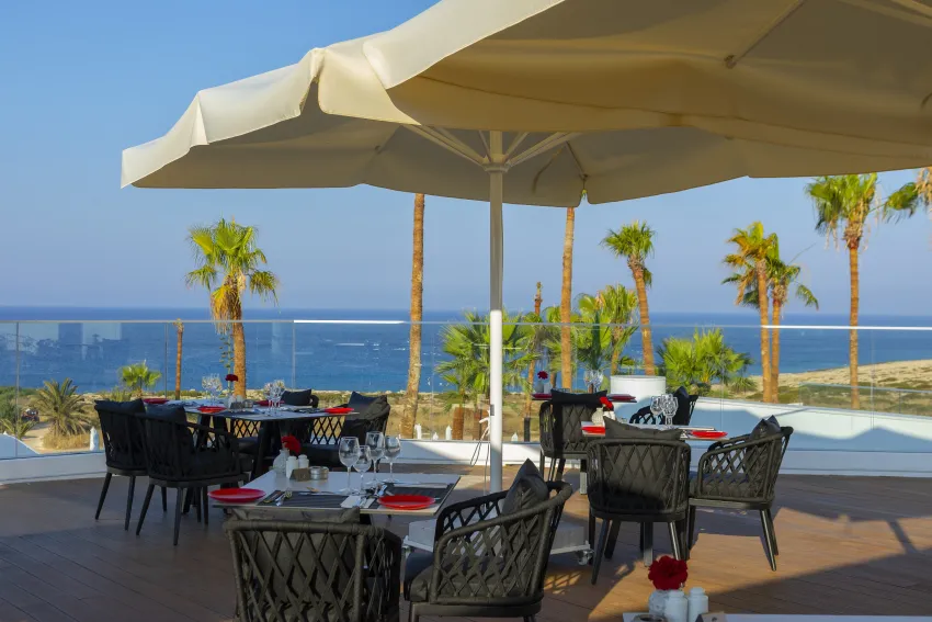 Leonardo Crystal Cove Hotel and Spa by the Sea 4*-15