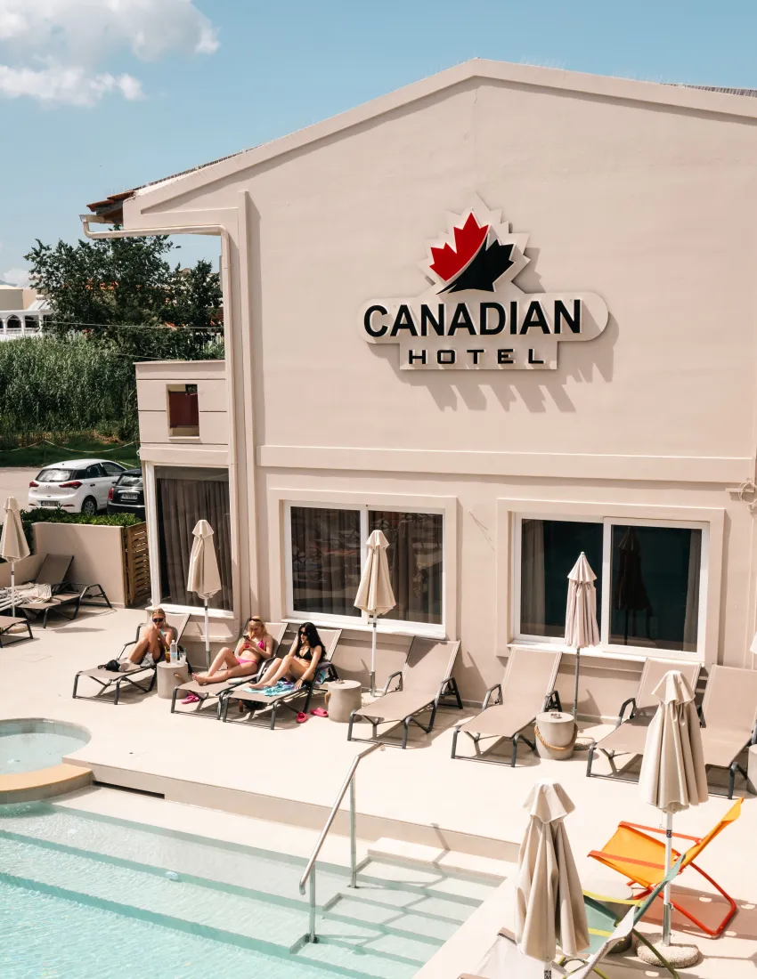 Canadian Hotel 3*-10