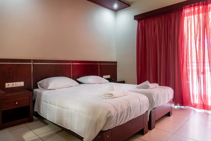 Canadian Hotel 3*-26