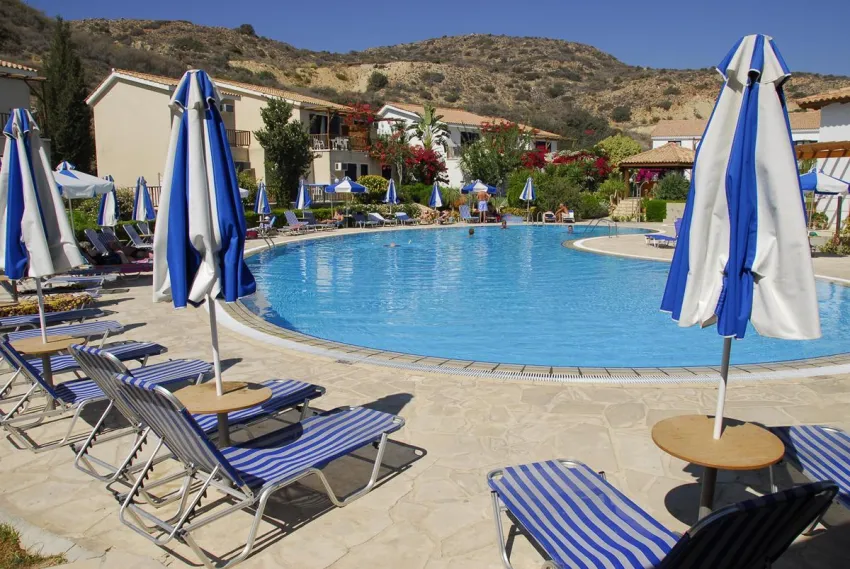 Hylatio Tourist Village 4*-12