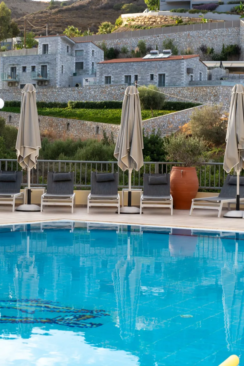 Elpis Studios and Apts 3*-8