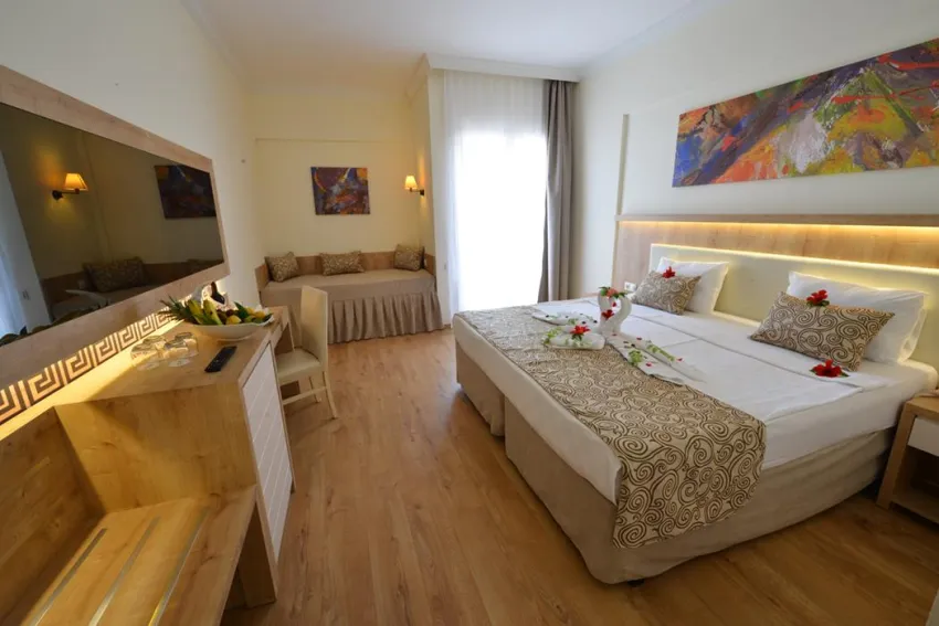 CESARS SIDE (EX CESARS RESORTS SIDE)  5*-3