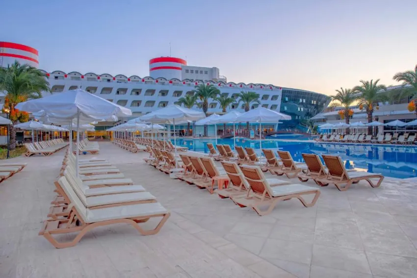 TRANSATLANTIK HOTEL & SPA  5*-5