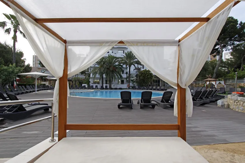 BG Pamplona Hotel 4*-5