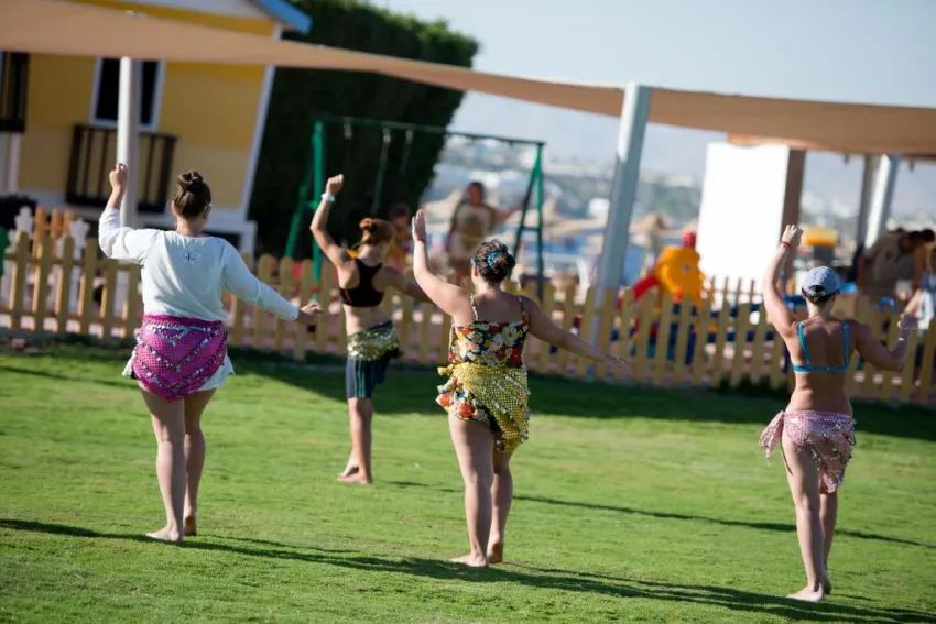 AMPHORAS BEACH  4*-24