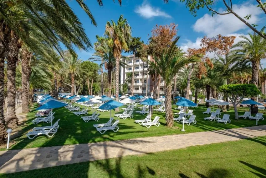 UTOPIA RESORT & RESIDENCE  5*-28