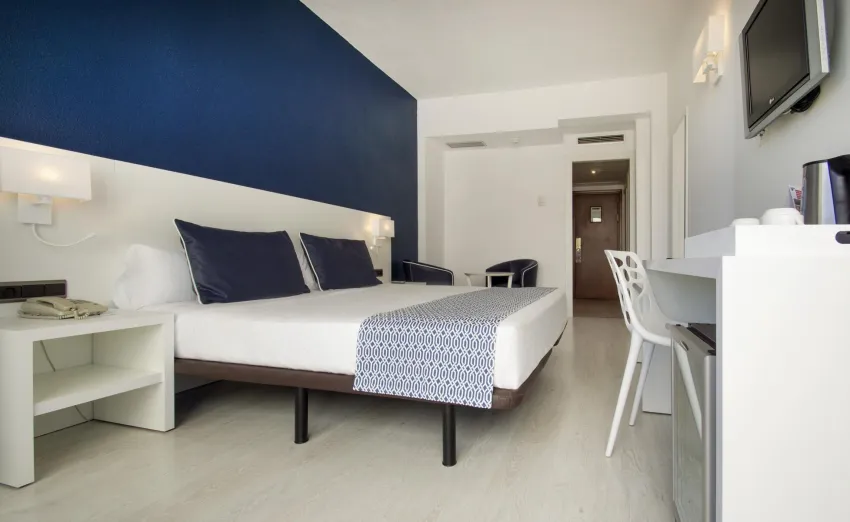 Catalonia del Mar 4*-43