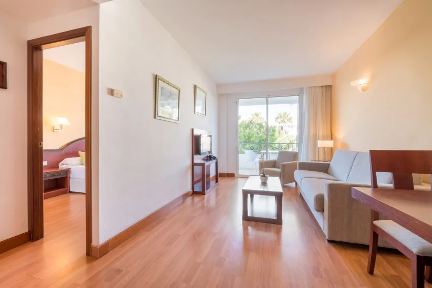 Tropicana Hotel 4*-4