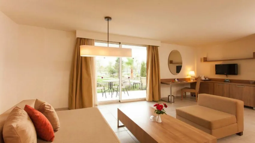 DREAM WORLD FAMILY CLUB  4*-25