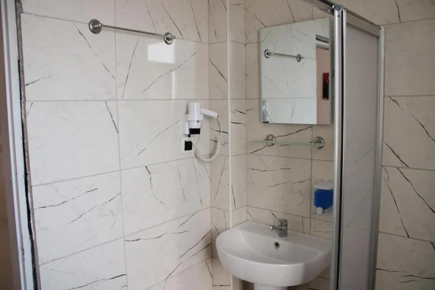BINBILLA HOTEL  3*-6