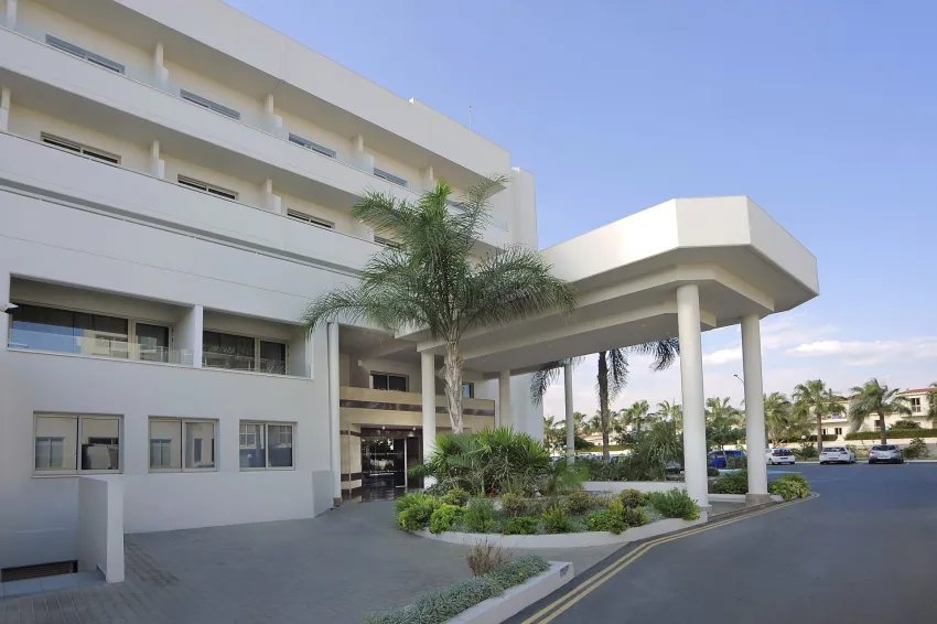 Nissiana Hotel & Bungalows 3*-1