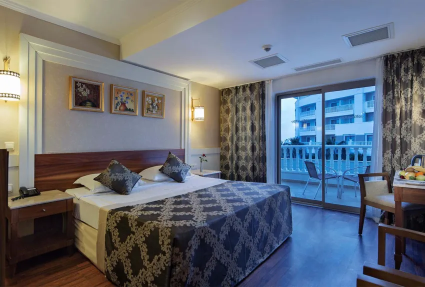 Alba Queen Hotel 5*-6