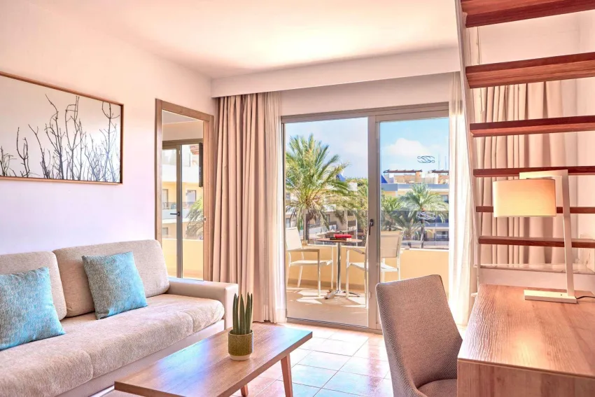 Zafiro Palmanova -20