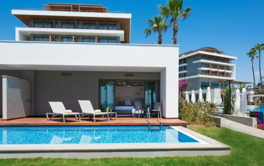 ACANTHUS & CENNET BARUT COLLECTION  5*-25