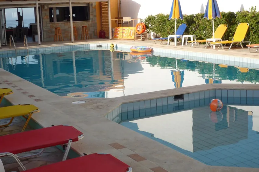 Haris Apartments 3*-3