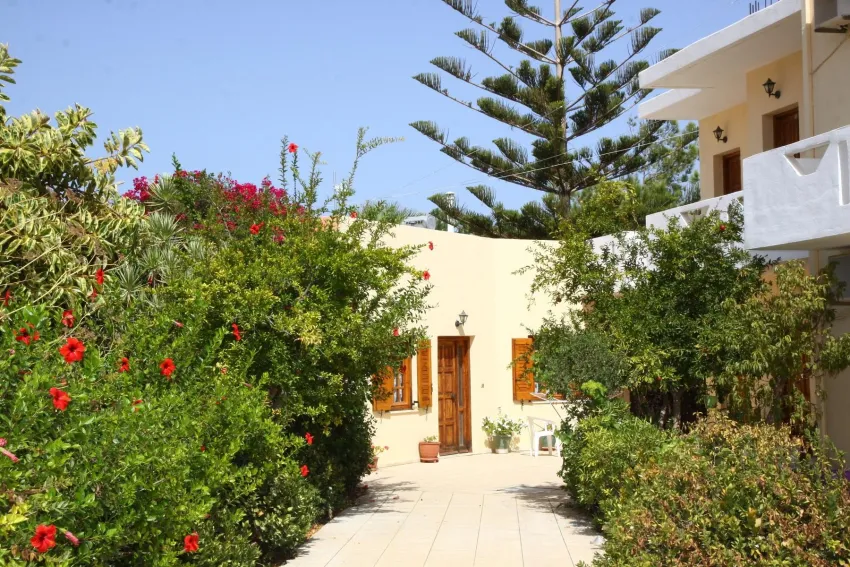 Mari Evans Apartment 4*-3