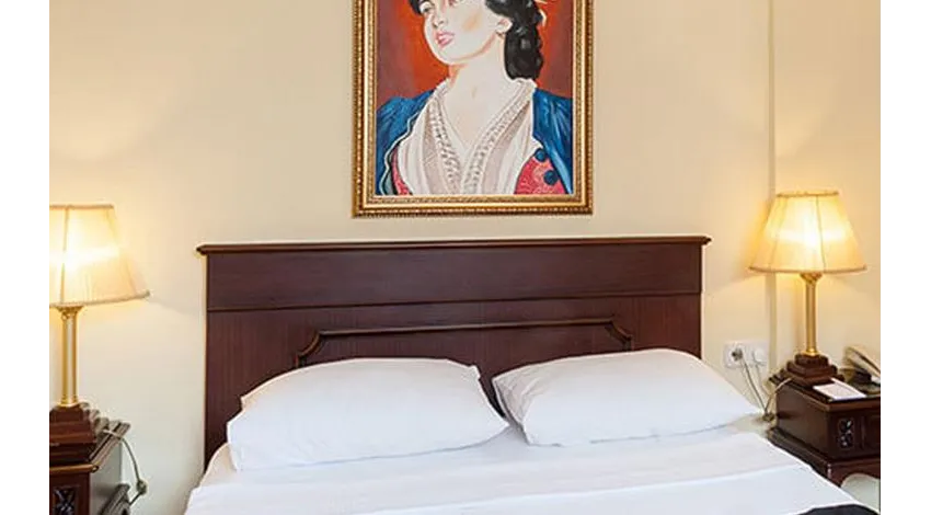 ANTIQUE ROMAN PALACE (ADULTS ONLY 16+)  5*-7