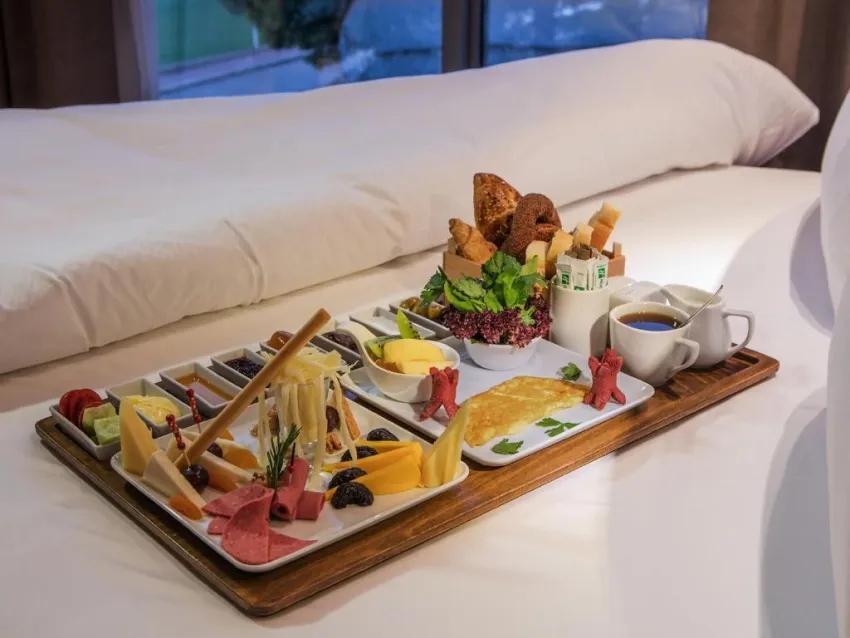 HOLIDAY INN ANTALYA LARA  4*-8
