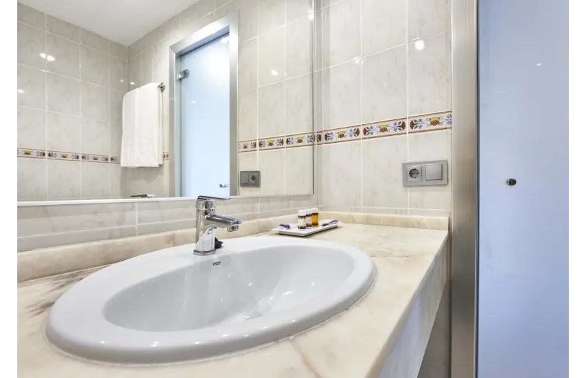 Globales Torrenova Adults Only 3*-10