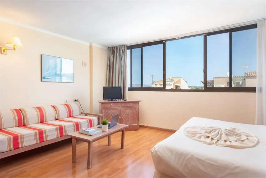 Carlos V Apartments 2*-4