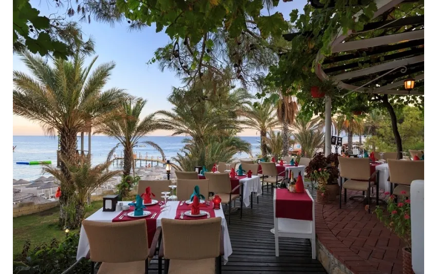 Pirates Beach Club 5*-10