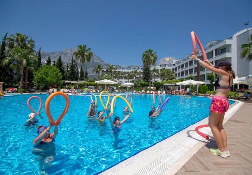 FAME RESIDENCE GOYNUK  4*-18