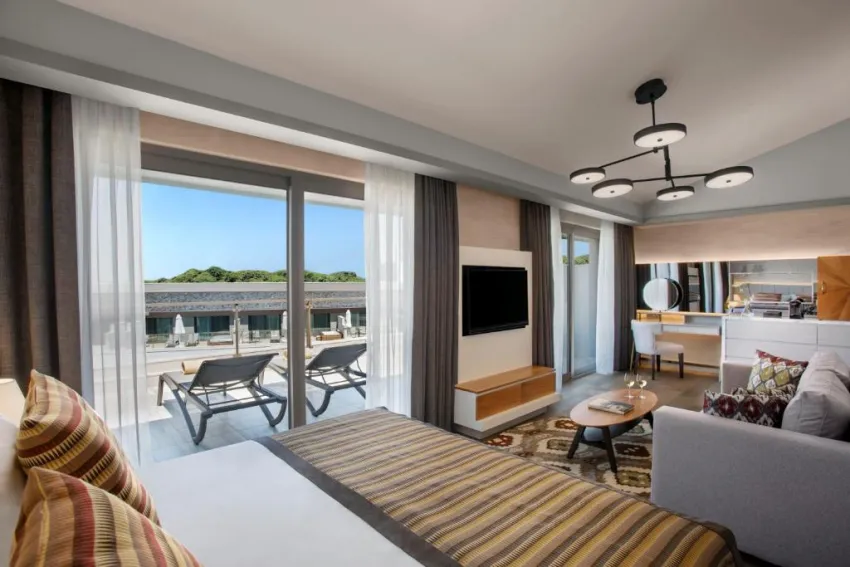 ACANTHUS & CENNET BARUT COLLECTION  5*-18