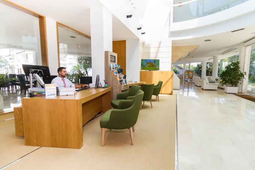 Zafiro Alzinar Mar 4*-6