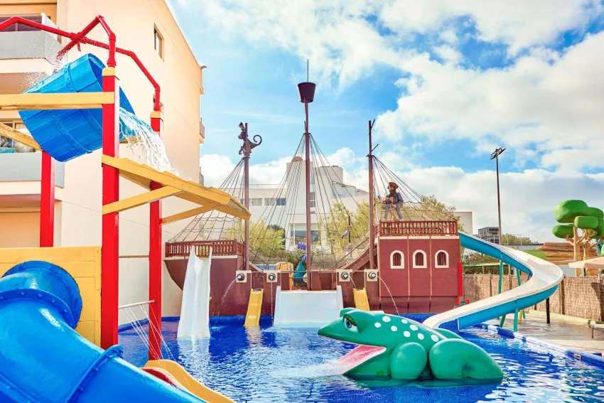 Zafiro Palmanova -74