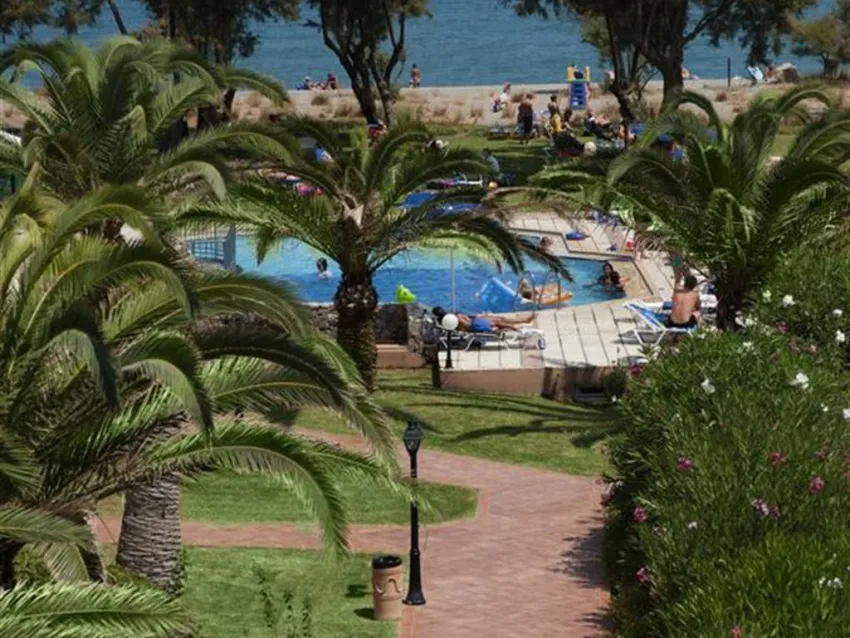 Lito Beach Hotel 3*-1