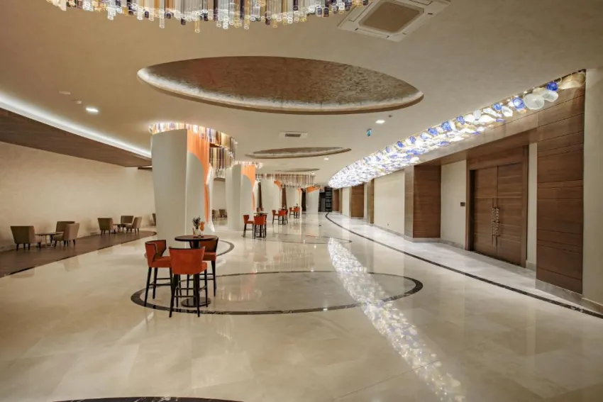 ROYAL SEGINUS  5*-79