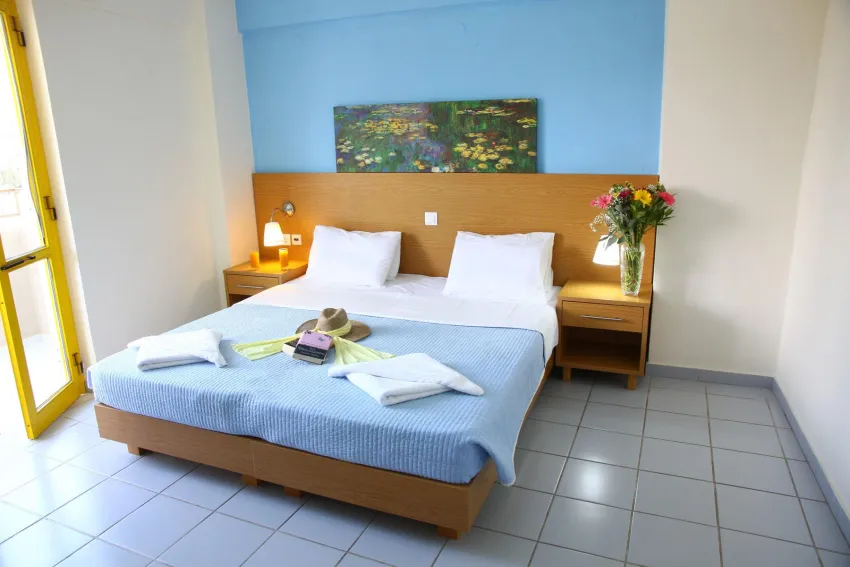 Acropolis Apartments 3*-9