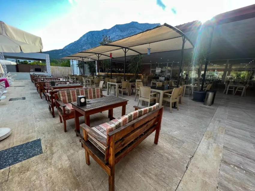 CASTLE PARK HOTEL  3*-12