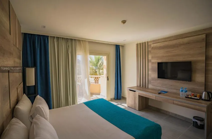 V GRAND BEACH RESORT SAHL HASHEESH (EX. PYRAMISA BEACH RESORT)  5*-10