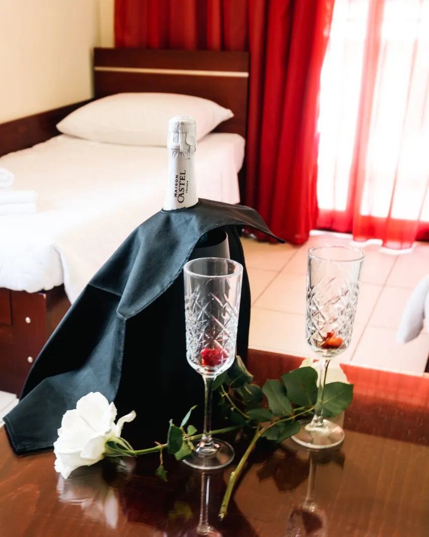 Canadian Hotel 3*-36